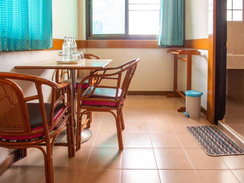 Siri Hotel Nakhonratchasima Екстериор снимка